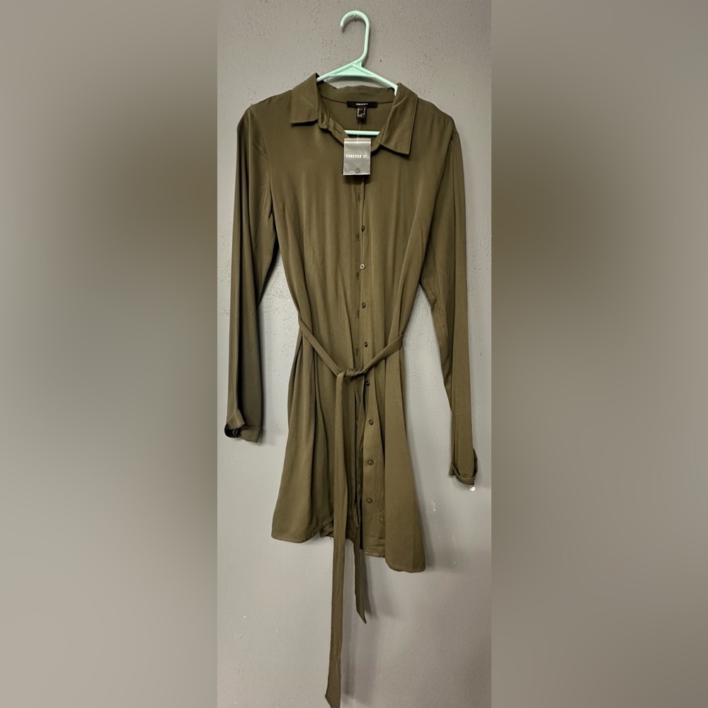Forever 21: Army green belted button up dress! NWT and adorable!